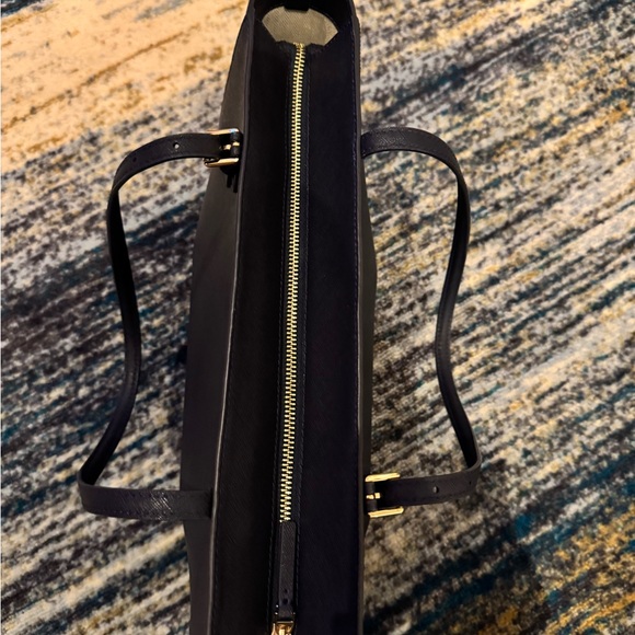 Tory Burch Emerson Tote - Picture 6 of 6